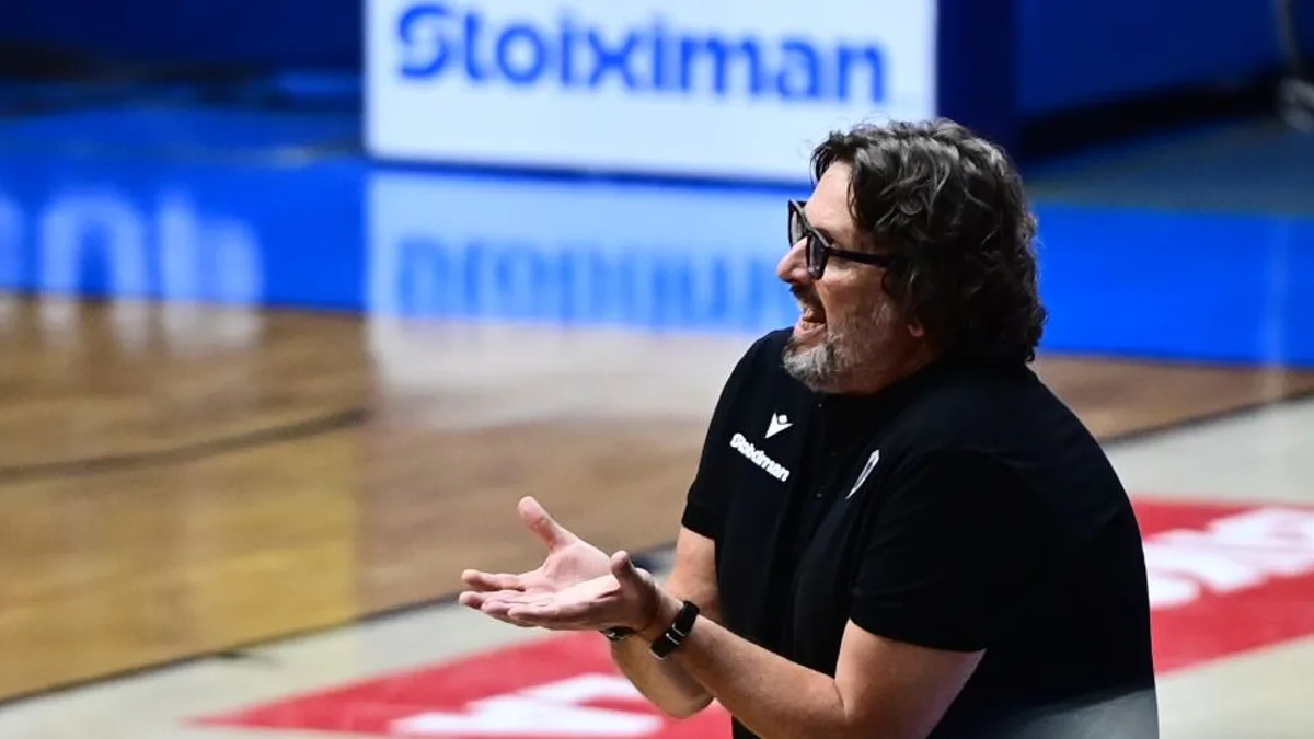 Trinchieri Rips Officiating After PAOK's 101-96 Loss to Olympiacos