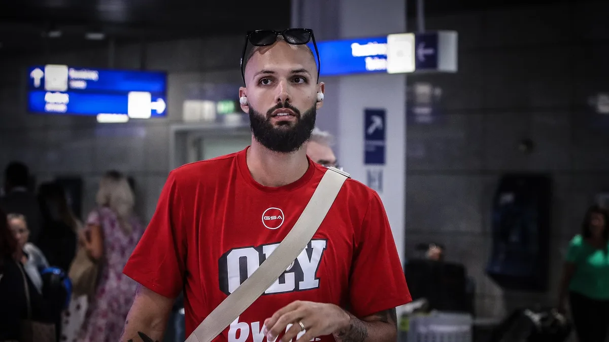 Olympiacos' Evan Fournier Sidelined for 20 Days With Injuries
