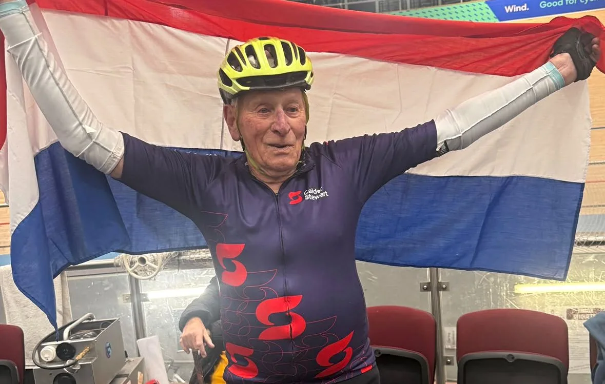 95-Year-Old Peter Grandiek Smashes Hour Record on Birthday 95-Year-Old Peter Grandiek Smashes Hour Record on Birthday