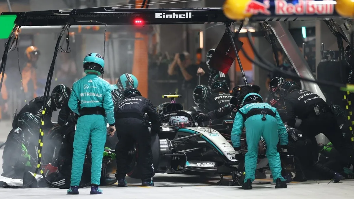 Mercedes praise pitcrew resilience after Singapore GP performance