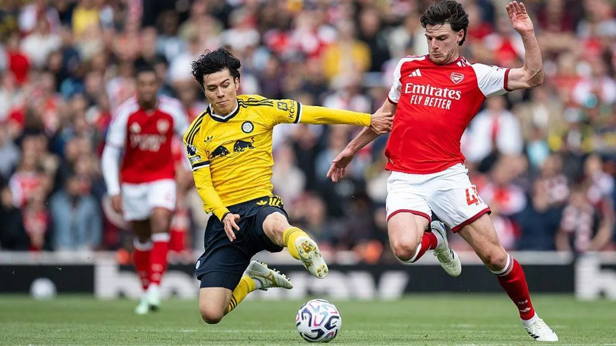 Arsenal Fight Back to Beat Leeds 2-1 as Guimaraes Nets Winner