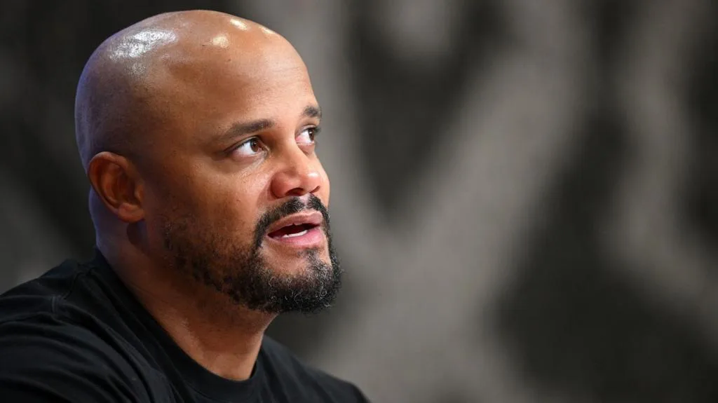 Bayern Say Kompany Needs Weeks to Recover After Collapse Bayern Say Kompany Needs Weeks to Recover After Collapse