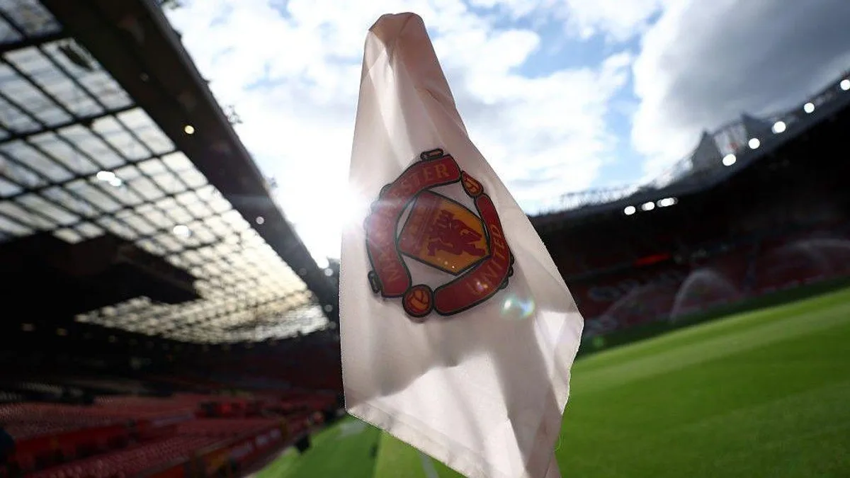 Man Utd Debt Stays Over £1bn Despite Record £677.6m Revenue