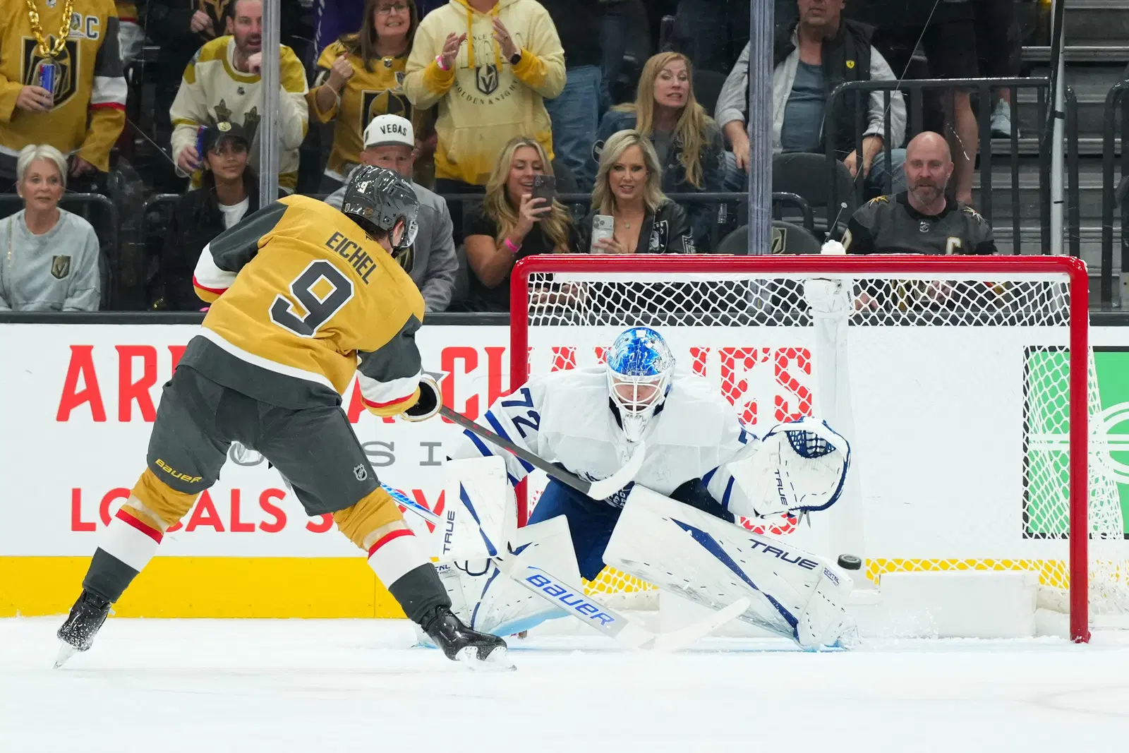 Golden Knights Stun Maple Leafs 4-3 as Stankoven Hits Hat-Trick