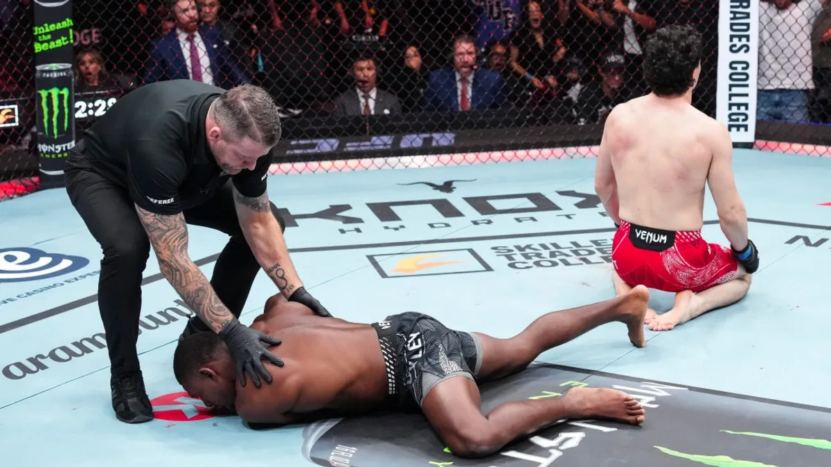 Pros Stunned as Malott's Brutal Knee KOs Buckley in Edmonton