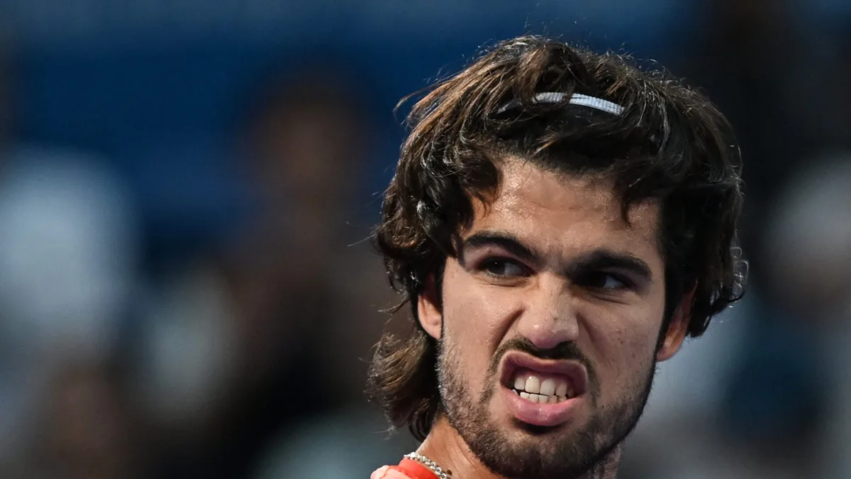Alcaraz Survives Michelsen Test to Reach Tokyo Second Round