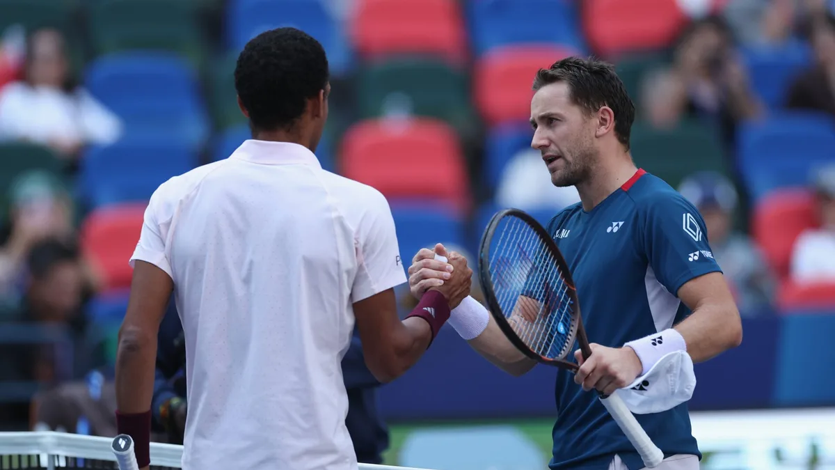 Ruud Advances as Auger-Aliassime Retires Injured in Shanghai